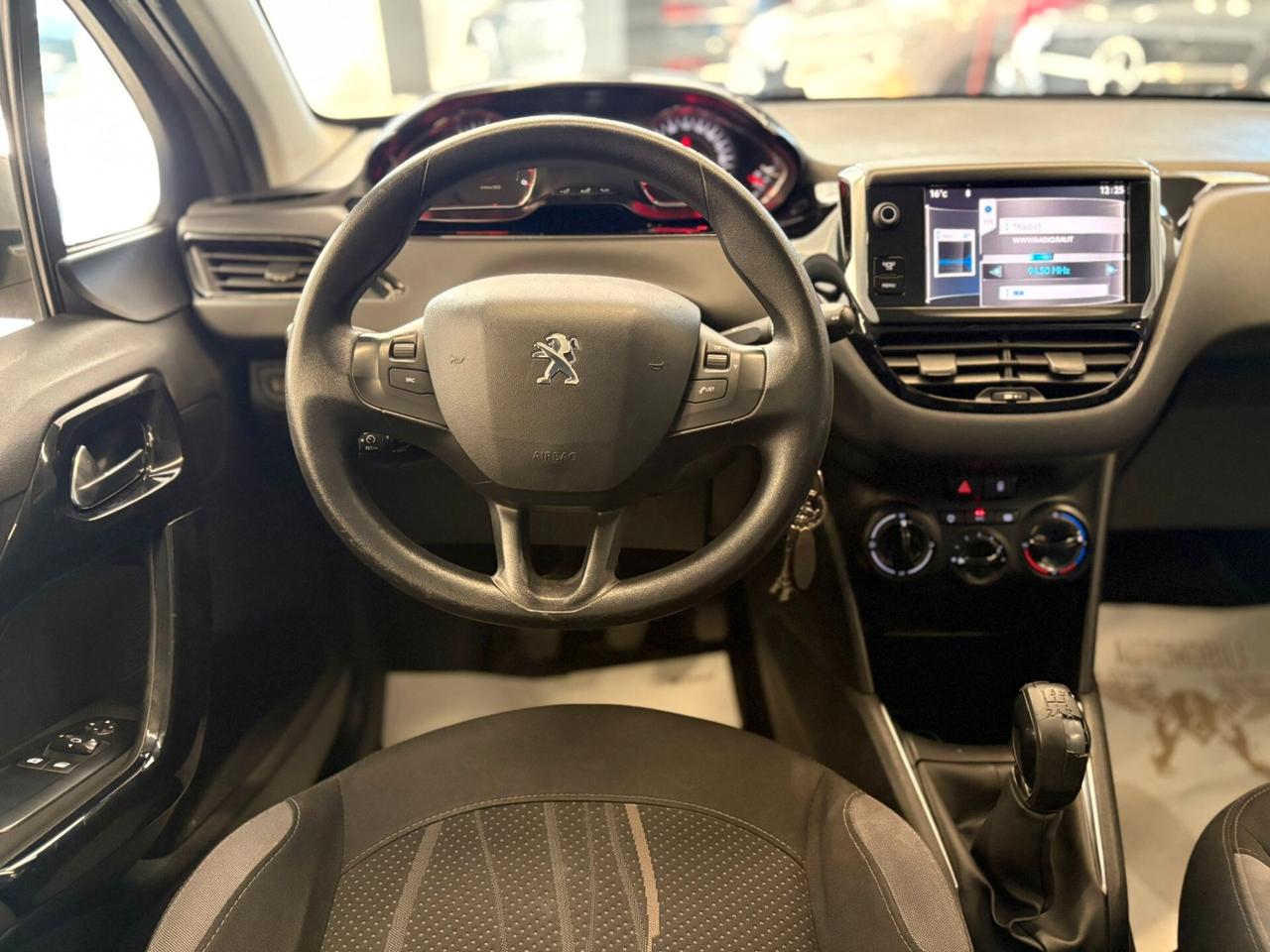 Peugeot 208 1.4 HDi 68 CV 5 porte Allure