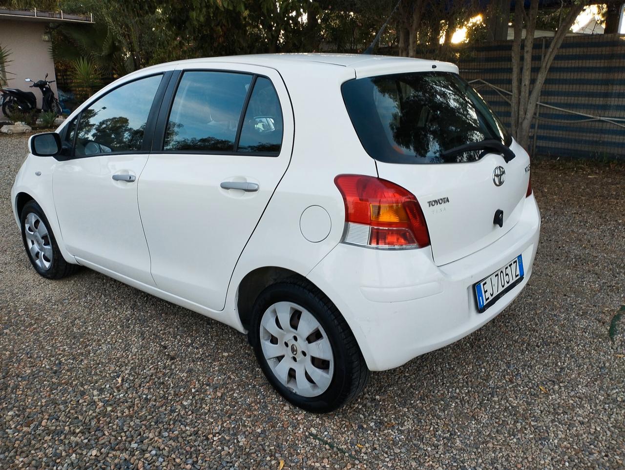 Toyota Yaris 1.0 5 porte Sol