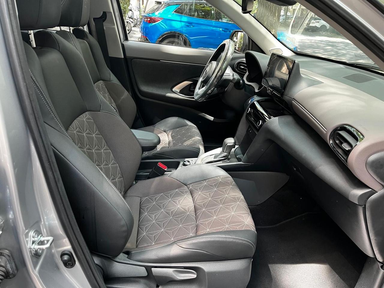Toyota Yaris Cross 1.5 Hybrid 5p. E-CVT AWD-i Lounge