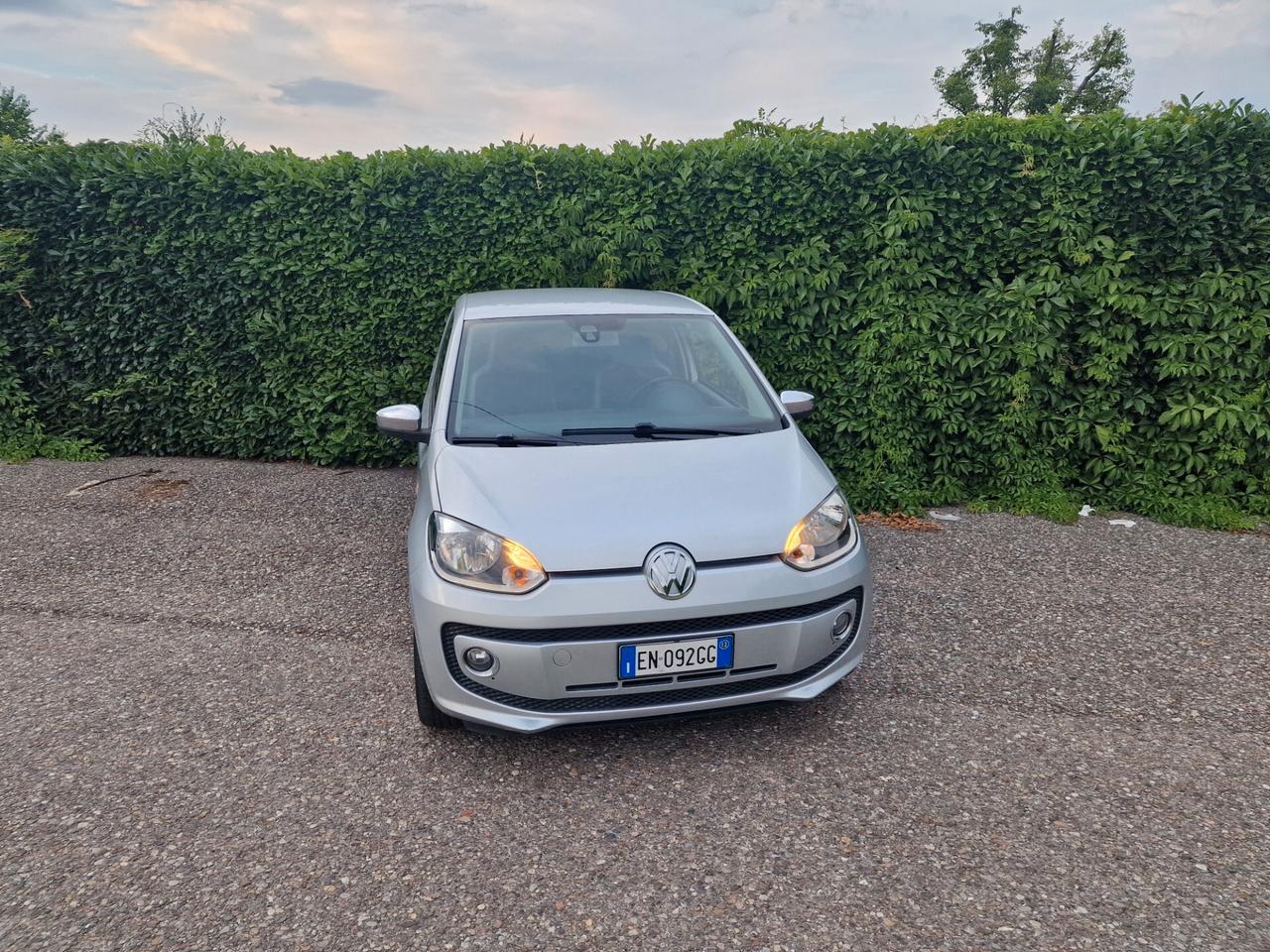 Volkswagen up 1.0 75cv 51000km