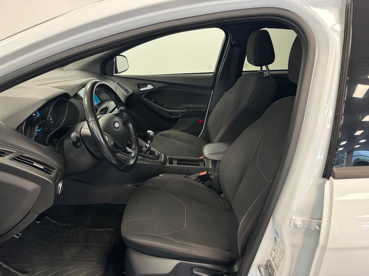 Ford Focus 1.0 EcoBoost 125 CV ST Line TETTO PACK SPORT