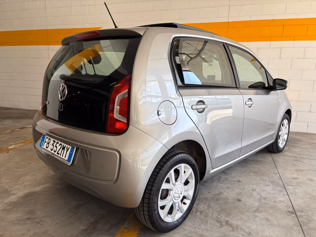 Volkswagen up! 1.0 Benzina/Metano