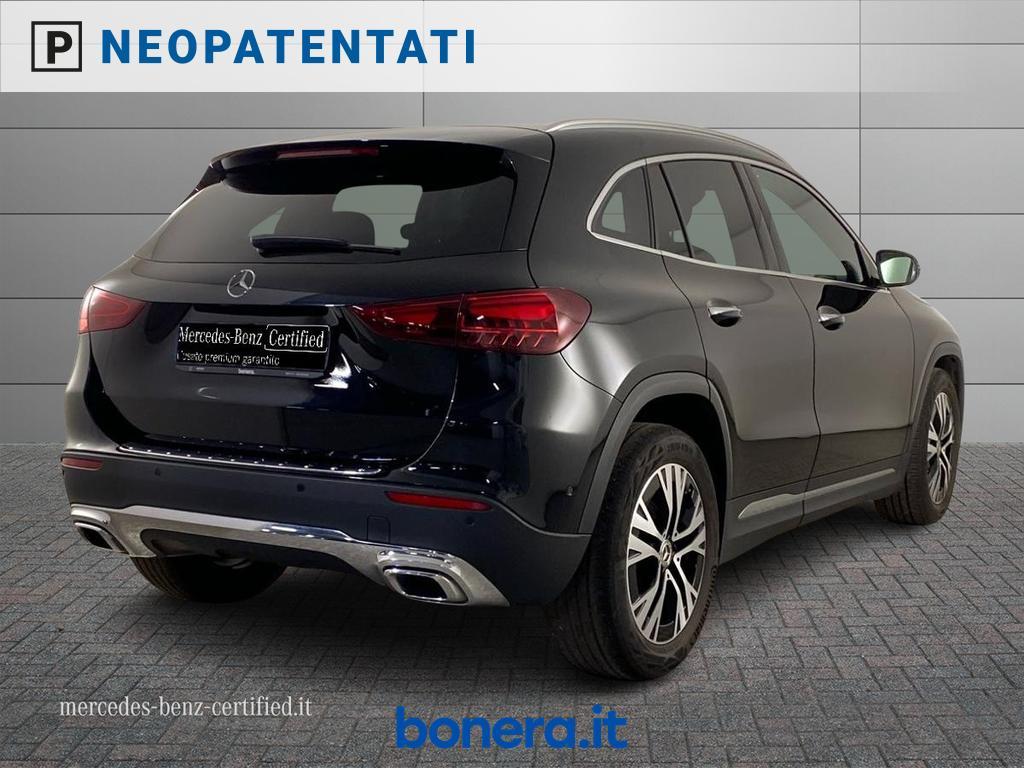 Mercedes GLA 180 180 D Progressive Advanced Plus 8G-DCT