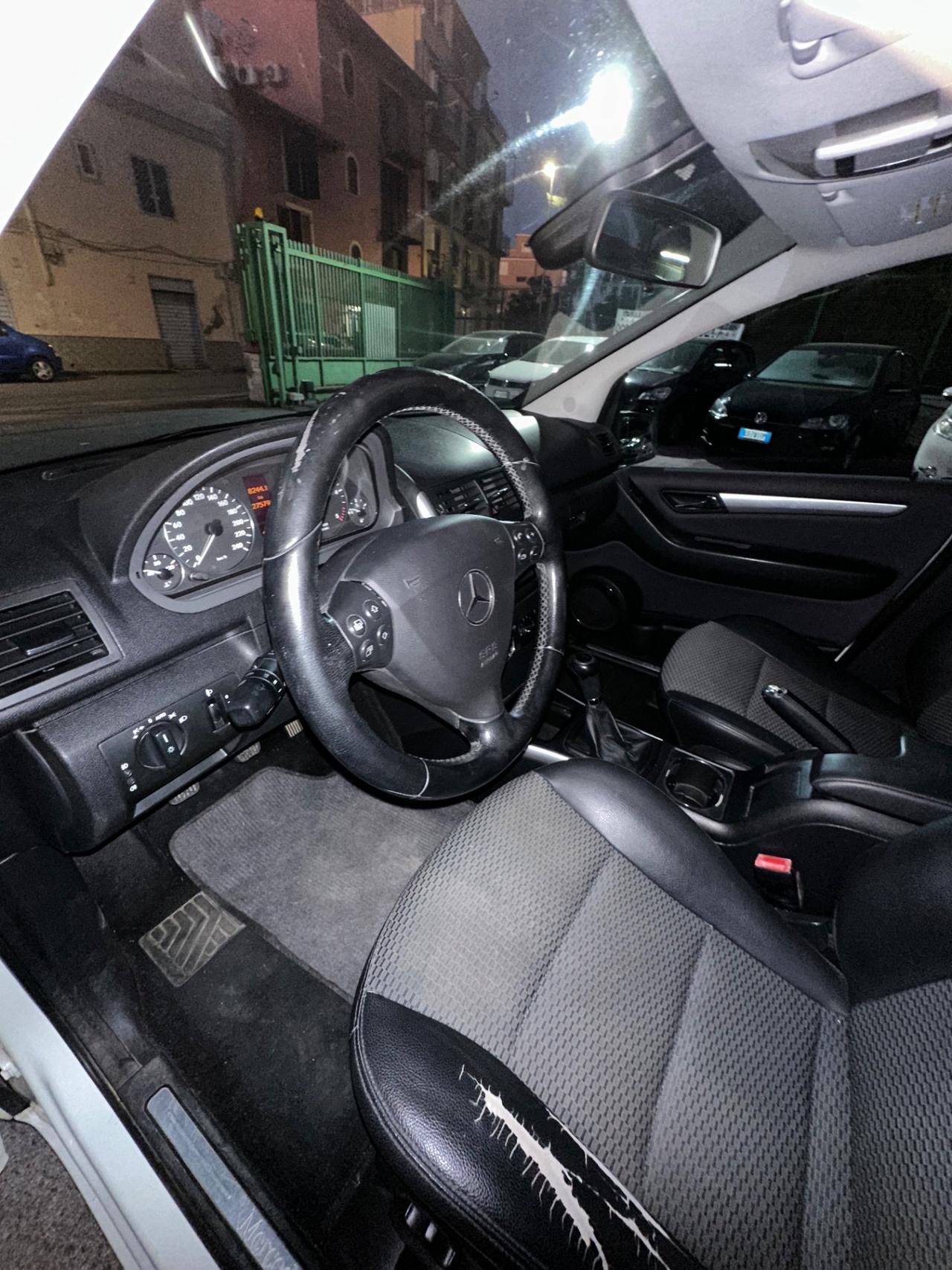 Mercedes-benz A 160 CDI BlueEFFICIENCY Avantgarde