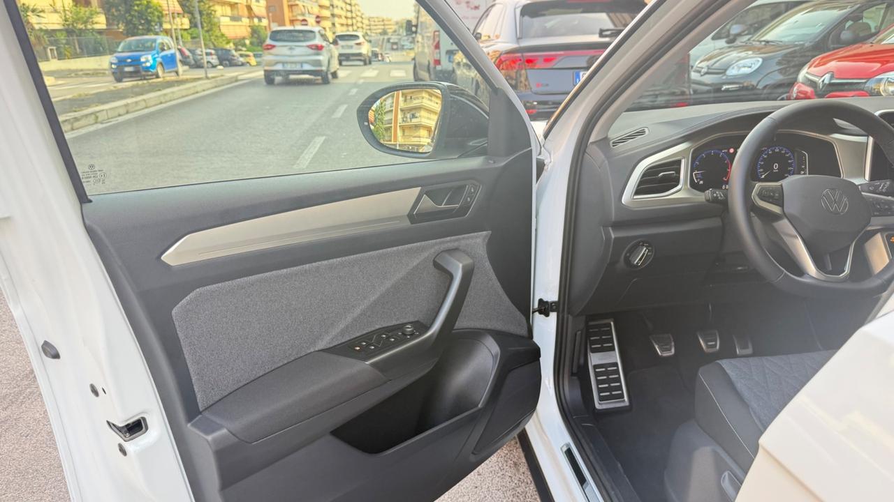 Volkswagen T-Roc 1.0 TSI Style LED NAVI COCKPIT PDC CERCHI 17 CLIMA AUTOMATICO COMANDI AL VOLANTE BICOLORE