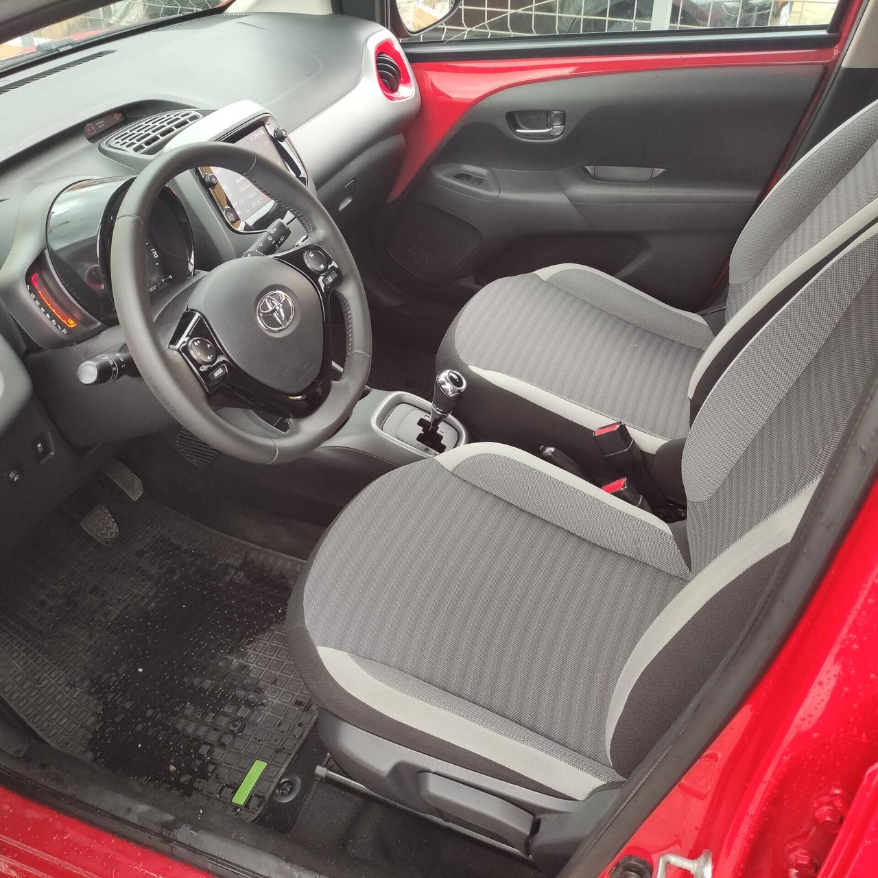 Toyota Aygo X 1.0 VVT-i 72 CV 5 porte Lounge Air S-CVT