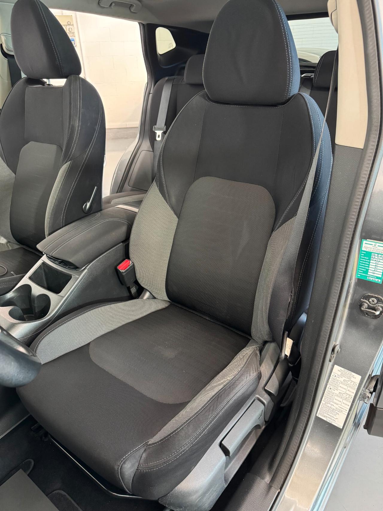 Nissan Qashqai 1.5cc 110cv dci Tetto panoramico OK Neopatentati