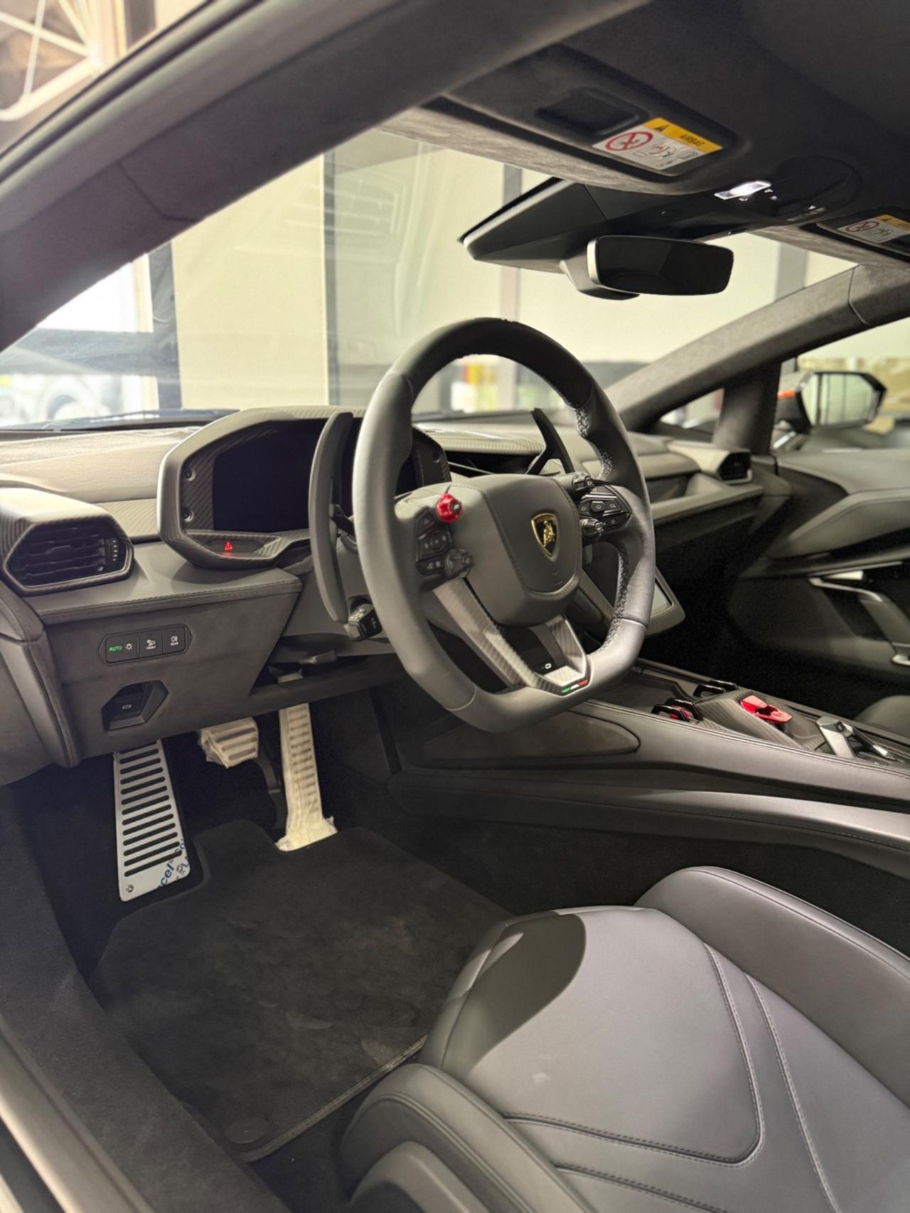 Lamborghini Revuelto 6.5 V12