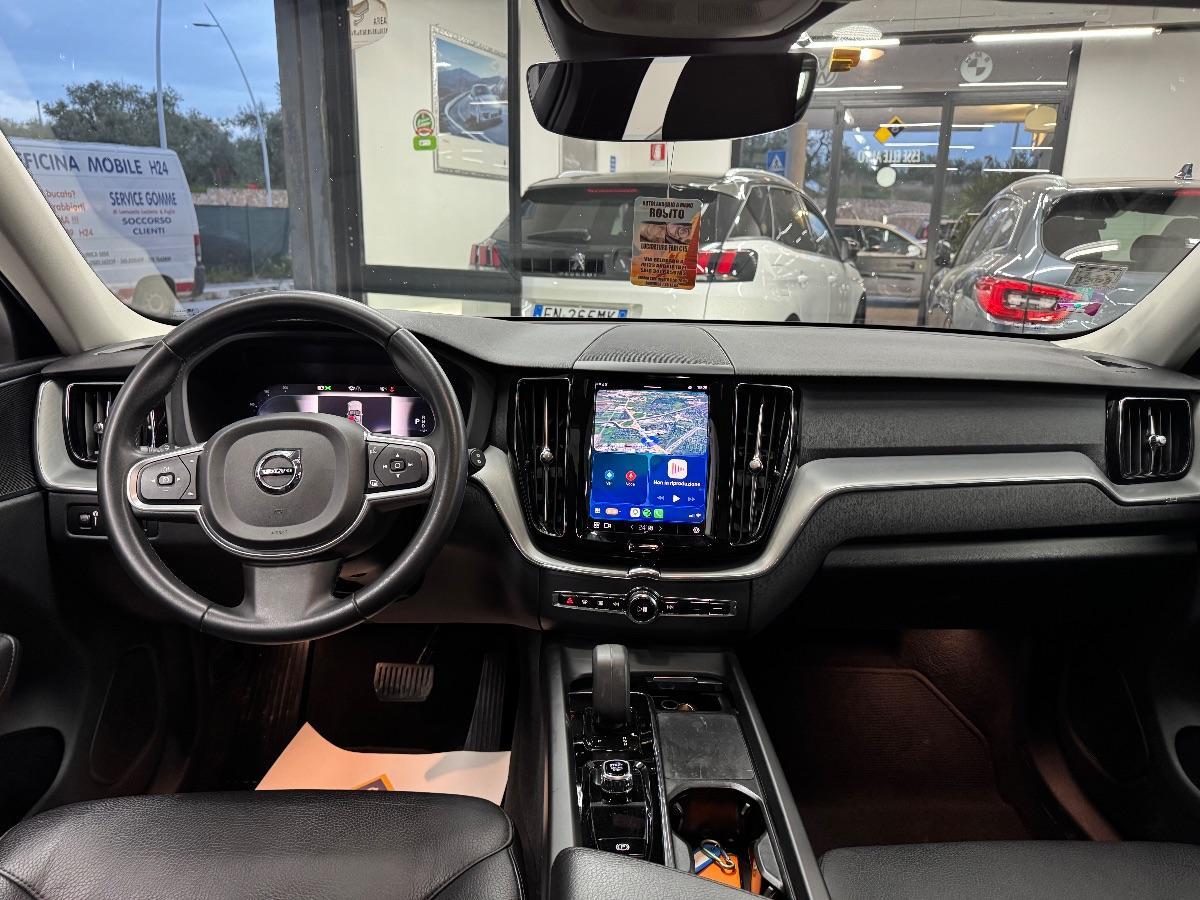 VOLVO XC60 B4 automatico Plus Dark LED/ CARPLAY/ UNICO PROP