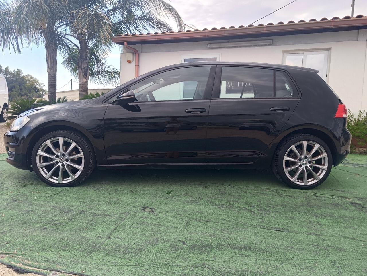 Volkswagen Golf Business 1.6 TDI 5p. Highline BlueMotion Technology . 2015