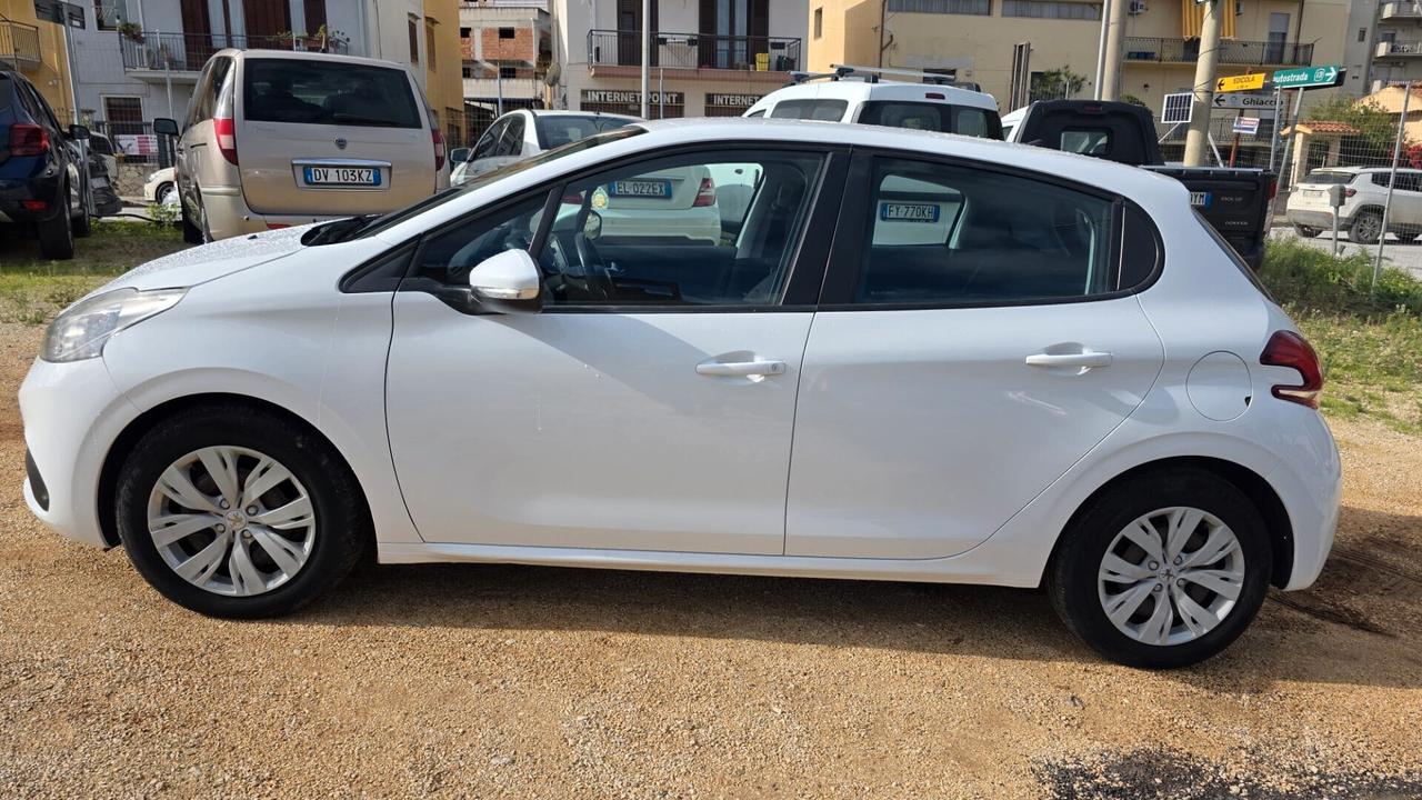 Peugeot 208 1.5 Blue-HDi 102 CV 2018 E6 ACTIVE € 6.900,00