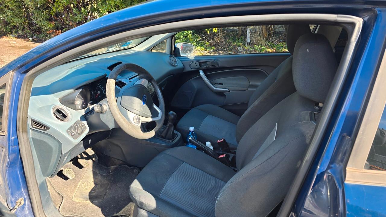 Ford Fiesta 1.4 TDCi 68CV 3 porte Titanium