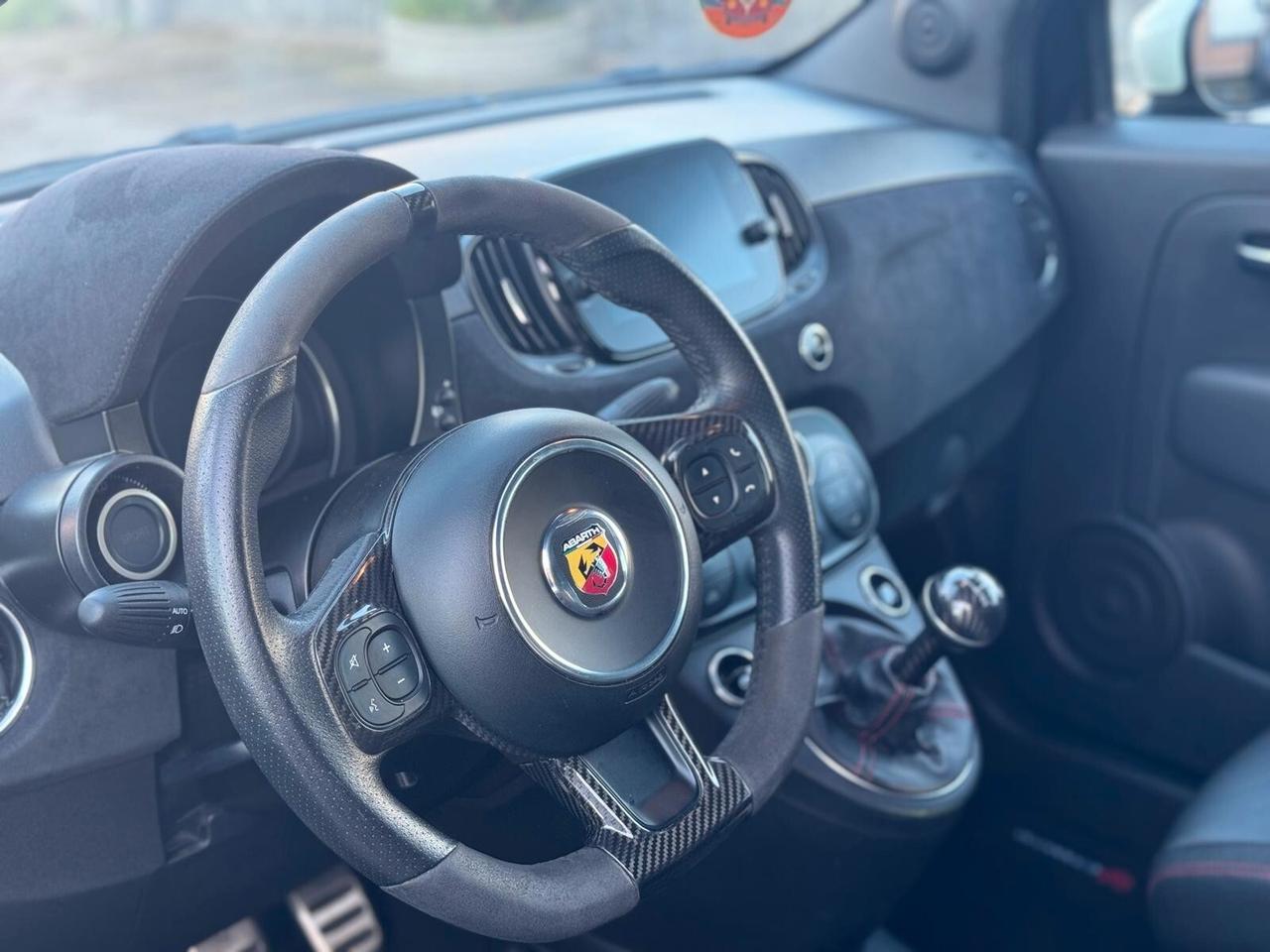 Abarth 695 1.4 Turbo T-Jet 180 CV Esseesse