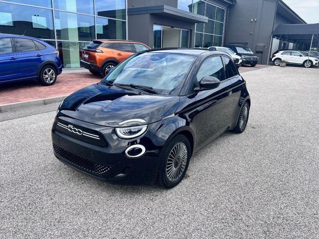FIAT 500e Icon Berlina 42 kWh / BATTERIA GRANDE