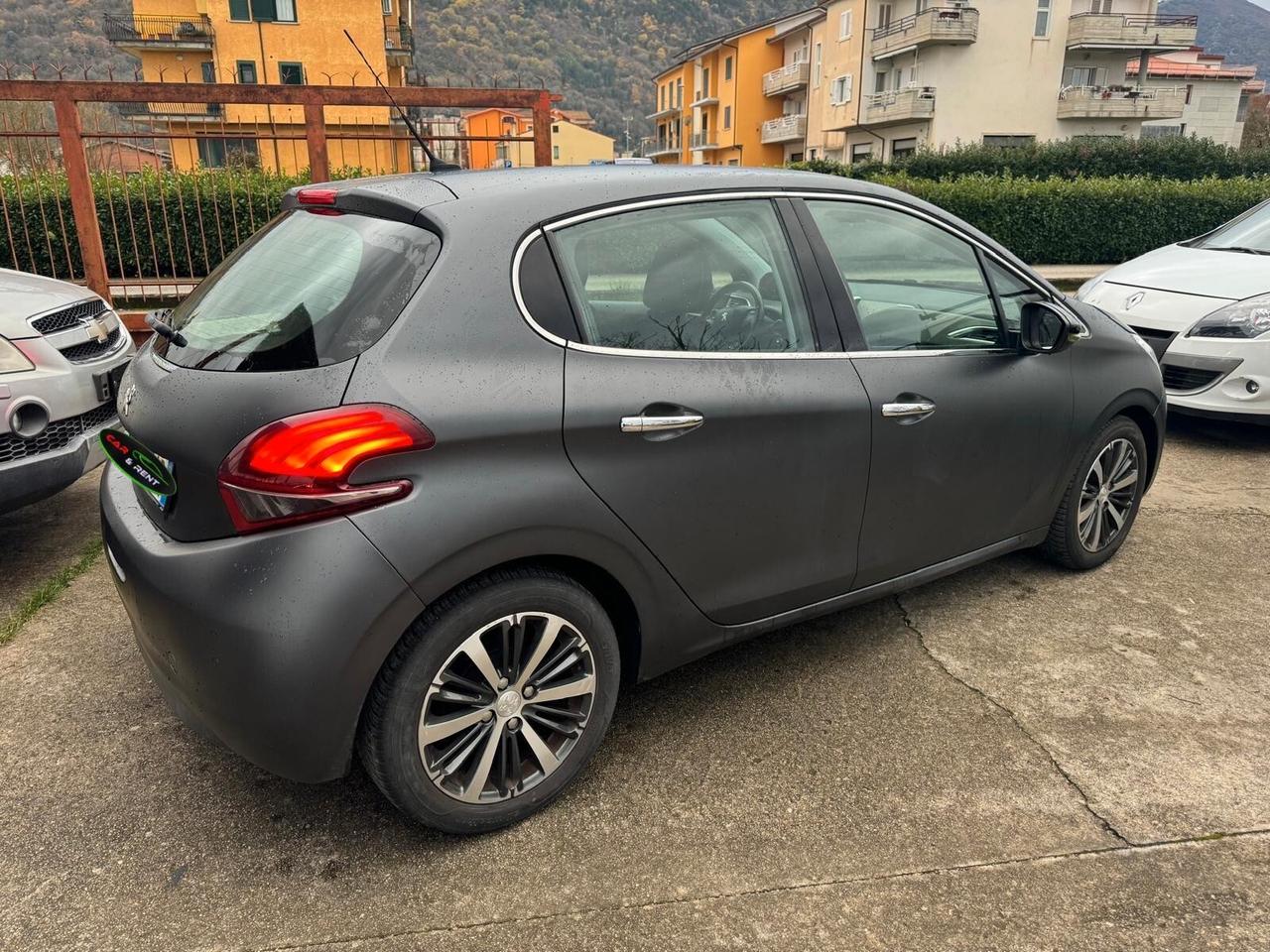 Peugeot 208 PureTech 82 Allure grigio opaco