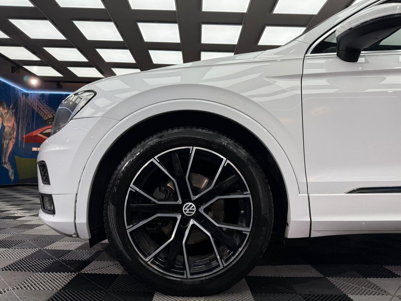 Volkswagen Tiguan 2.0 TDI SCR DSG Advanced BlueMotion Technology (018)