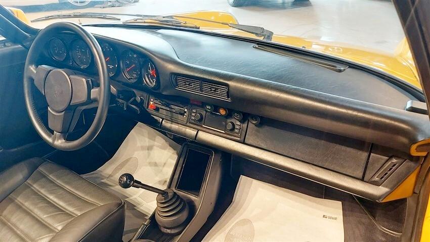 Porsche 911 Carrera 3.0 Targa