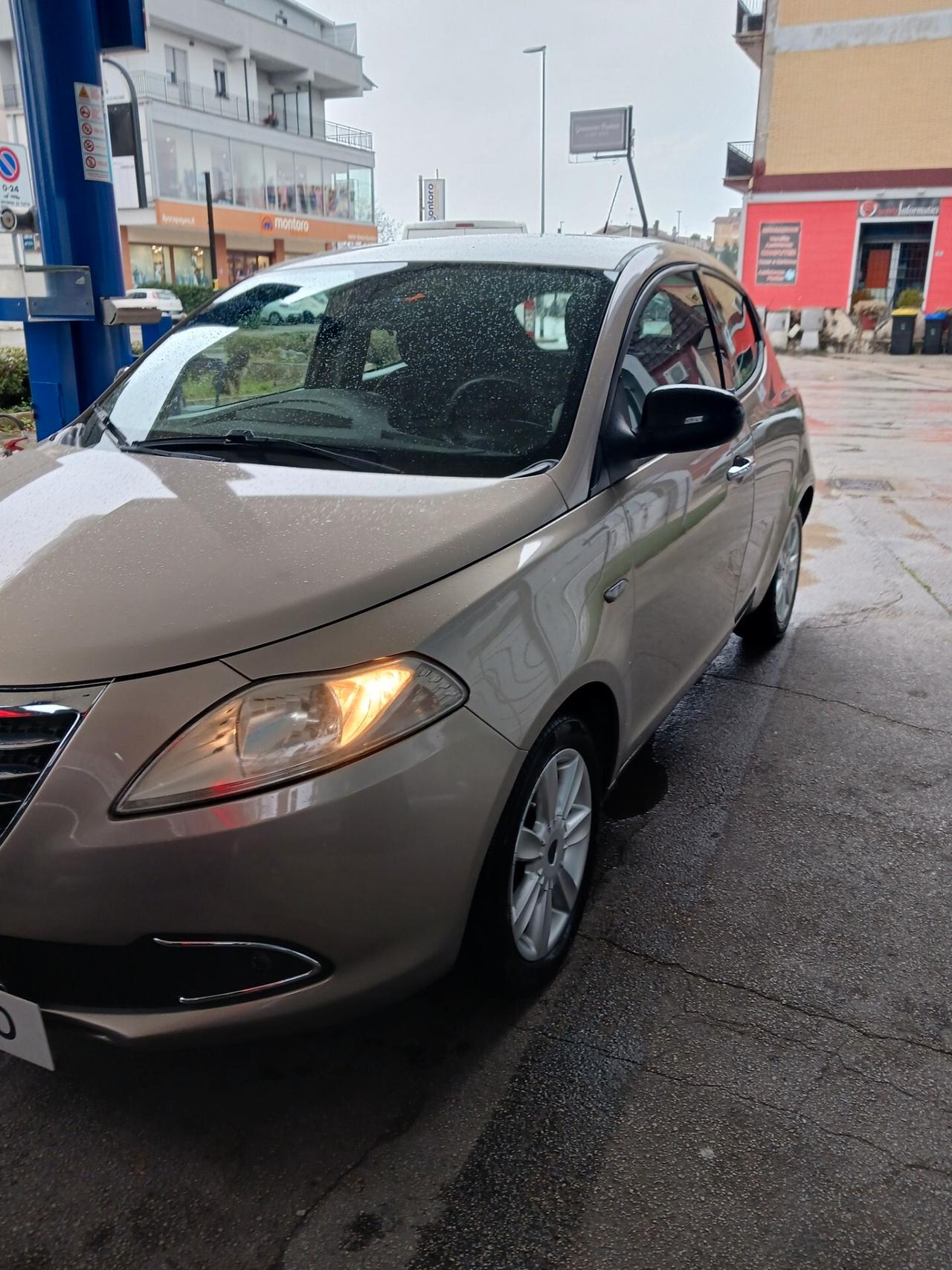 Lancia Ypsilon 1.2 69 CV 5 porte GPL Ecochic Gold