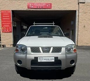 Nissan NP300 2.5 Dci King Cab Gancio traino