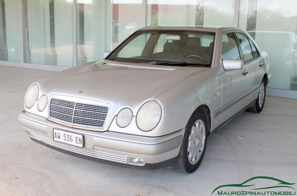 Mercedes-benz E 200 MERCEDES KOMPRESSOR ELEGANCE 186 CV