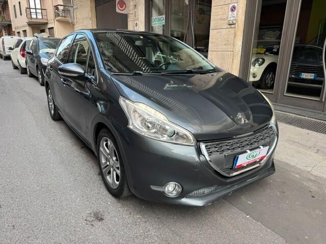 Peugeot 208 1.4 HDi 68 CV 5 porte Allure
