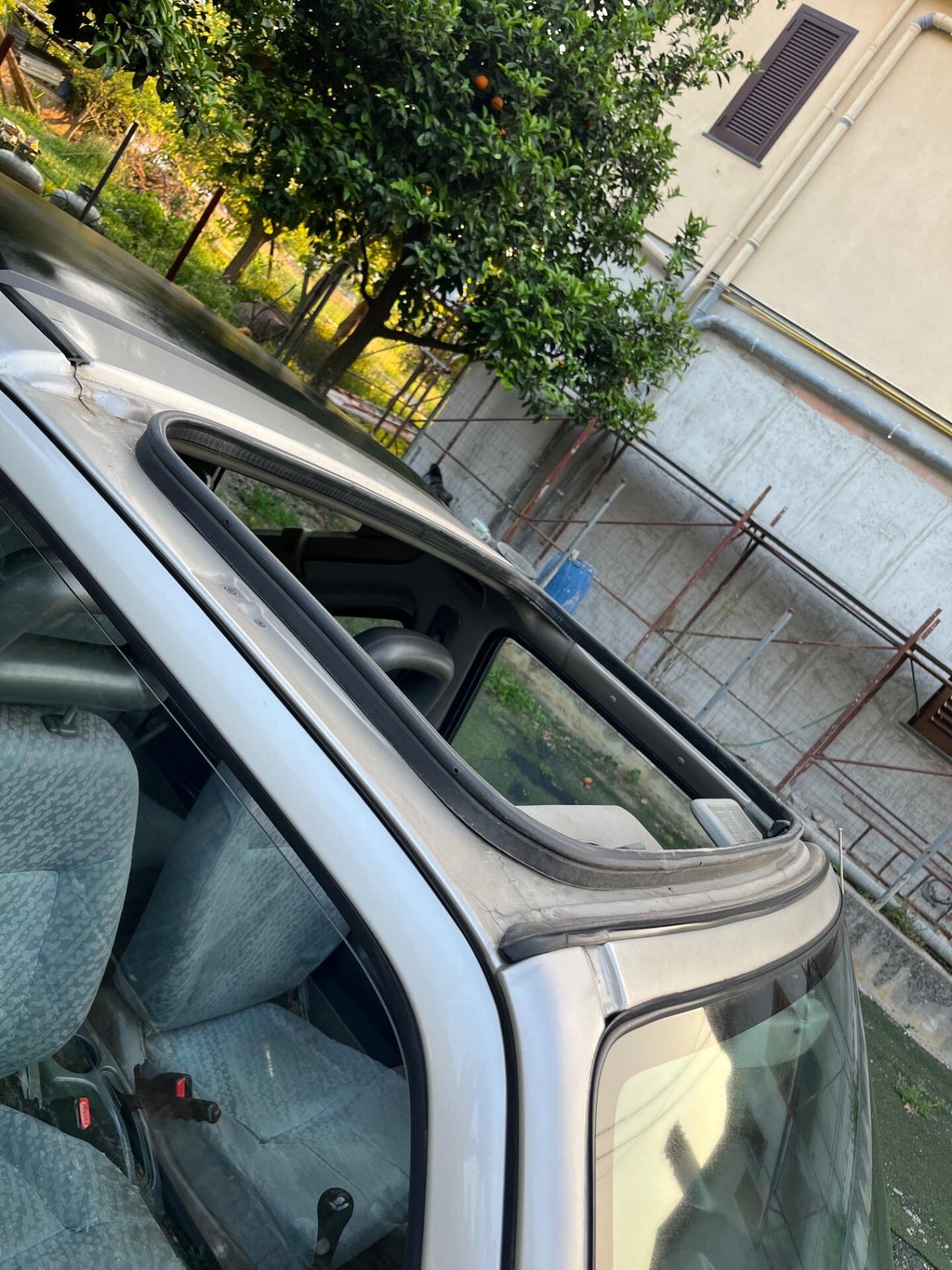 Suzuki Jimny 4x4 gancio traino e GPL anno 2000