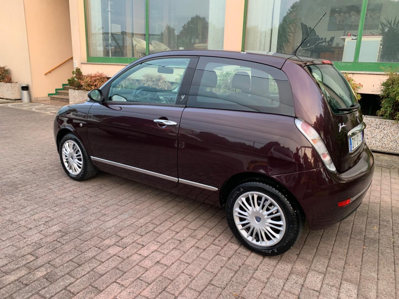 Lancia Ypsilon 1.2 Platino