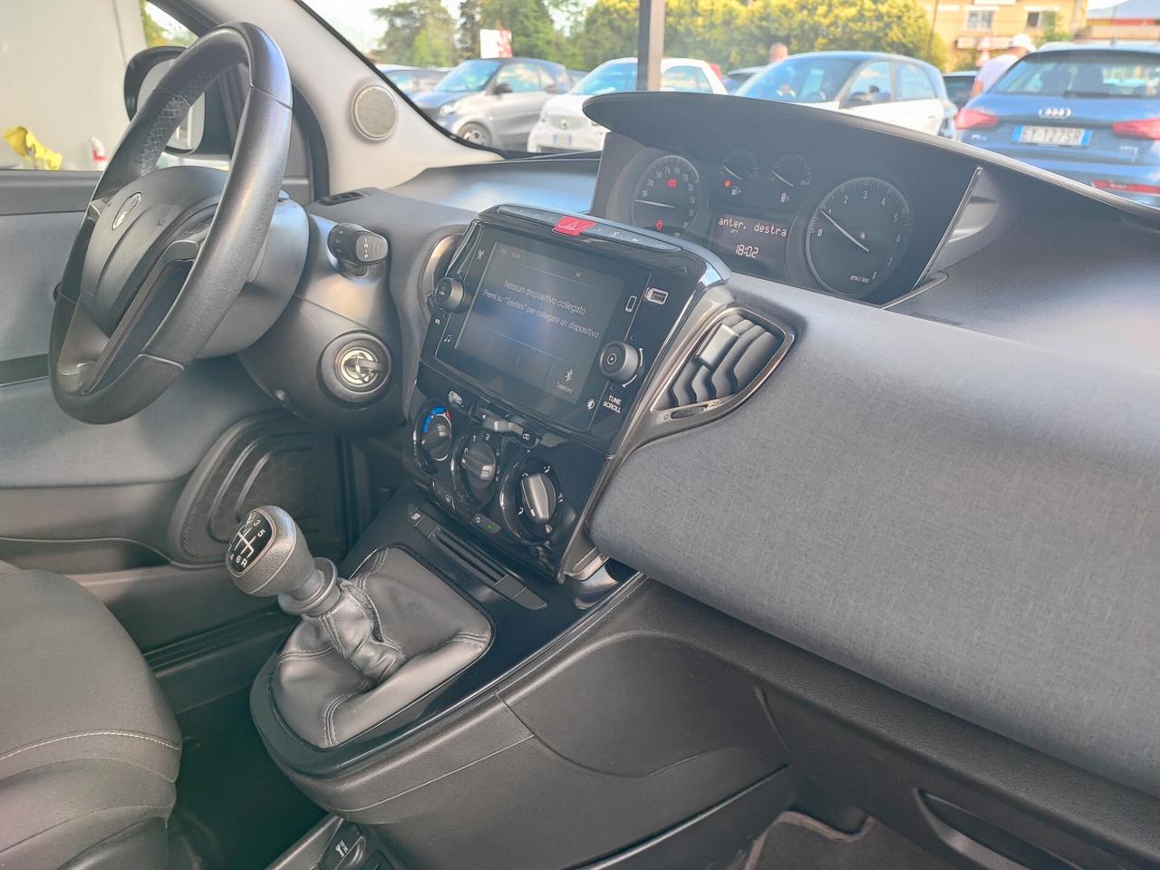 Lancia Ypsilon 1.0 FireFly 5 porte S&S Hybrid Ecochic UnYca