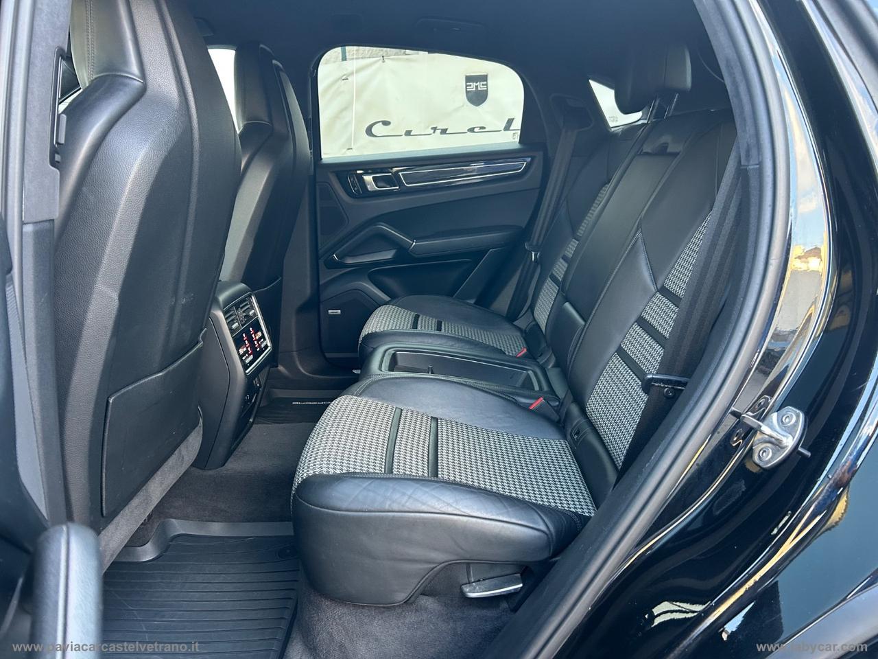 PORSCHE Cayenne 3.0 V6