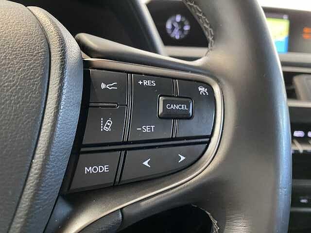 Lexus UX Hybrid Midnight