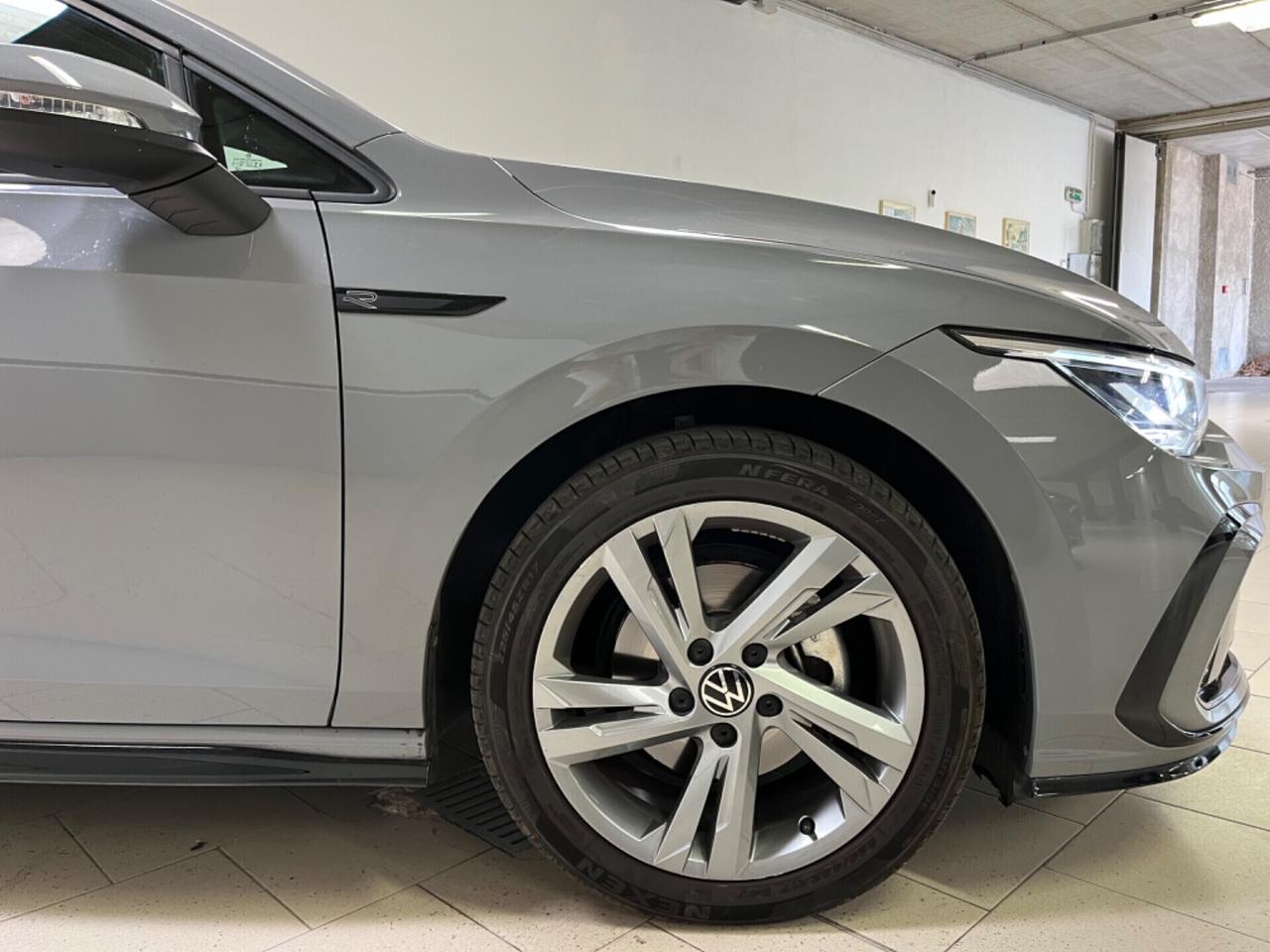 Volkswagen Golf 1.5 eTSI 130 CV DSG R-Line