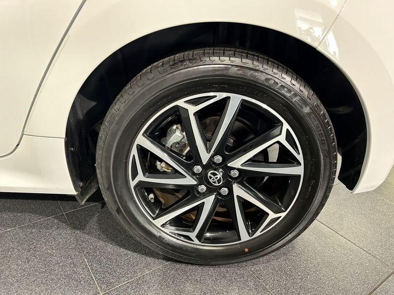 Toyota Yaris Yaris 1.5 Hybrid 5 porte Lounge AREA C FREE + SENSORI DI PARCHEGGIO