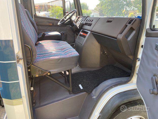 Mercedes carro attrezzi scarrabile con gru