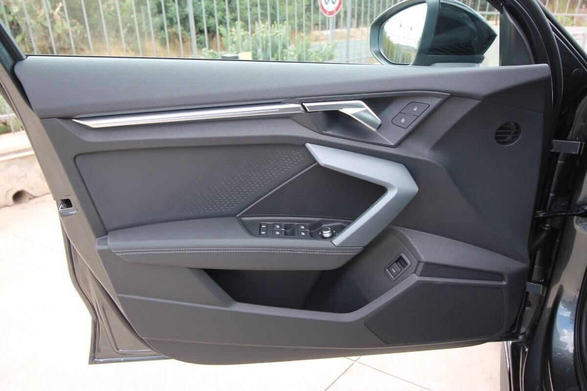 Audi A3 Sedan 35 TFSI S tronic line edition 150cv