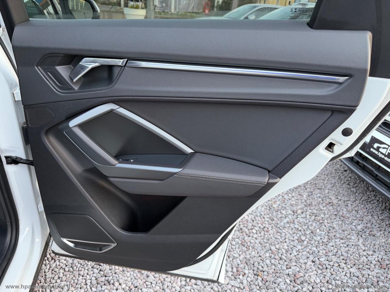 AUDI Q3 SPORTBACK 2.0TDI S-tronic S-Line LED NAVI PELLE CERCHI 19 RETROCAMERA