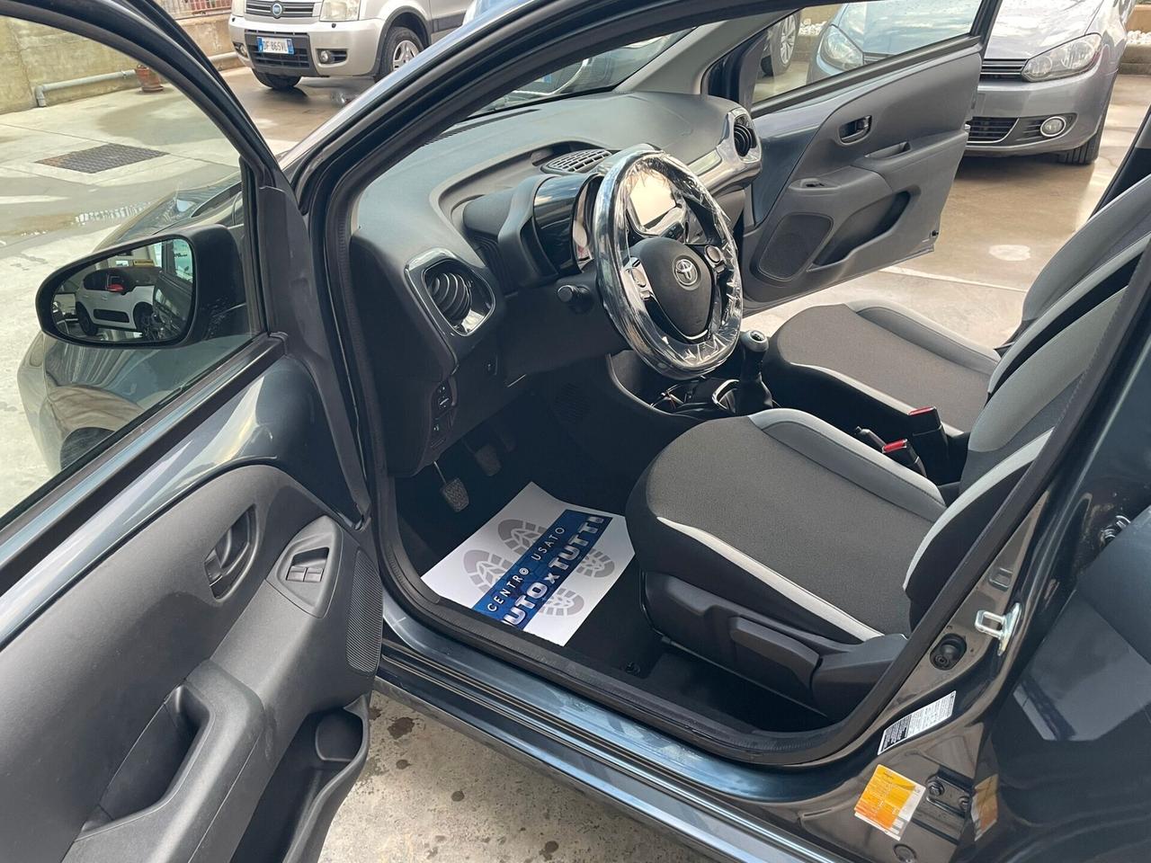 Toyota Aygo 1.0 VVT-i 69 CV 5 porte x-wave