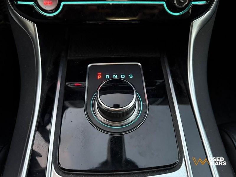 Jaguar XE XE 2.0 D 180 CV AWD aut.