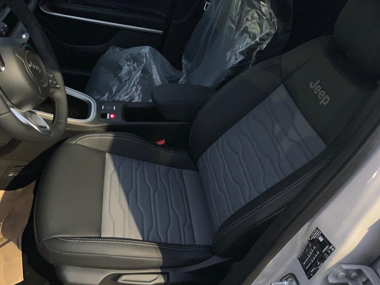 Jeep Avenger 1.2 Turbo 136 CV MHEV 4xe Upland