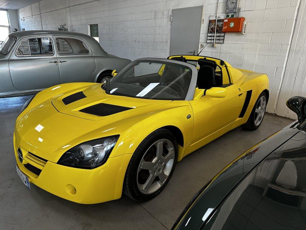 Opel Speedster 2.2