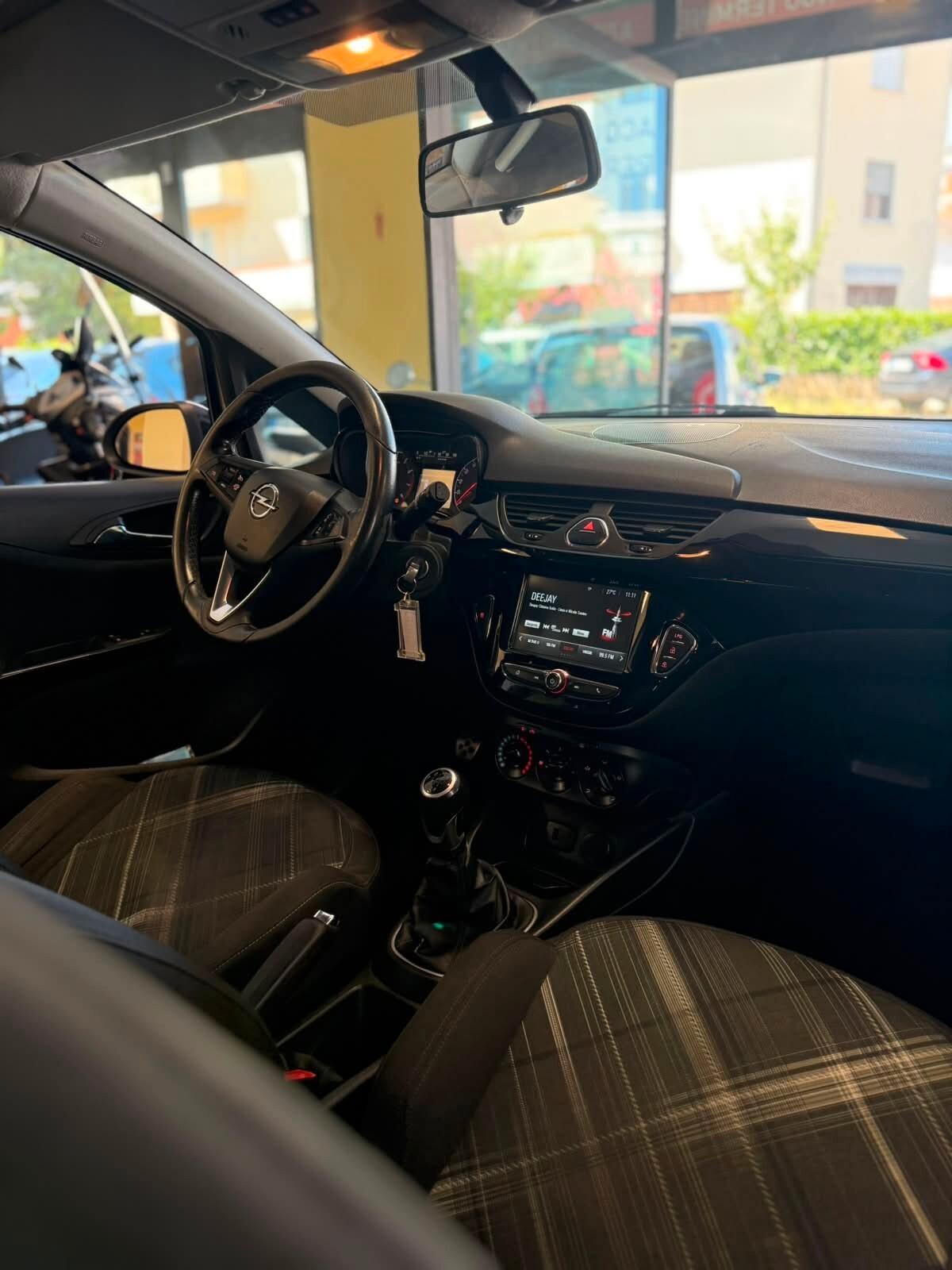 Opel Corsa 1.4 90CV GPL Tech 5 porte b-Color