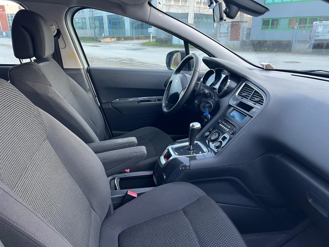 Peugeot 5008 1.6 HDi 115CV Allure