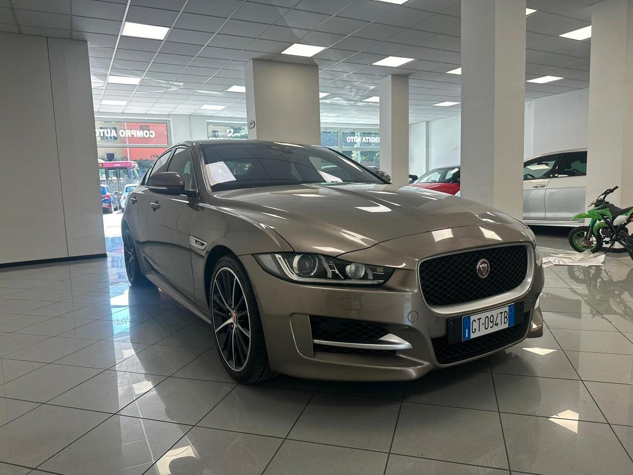 Jaguar XE 2.0 D Turbo 180CV aut. R-Sport