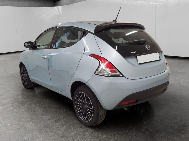 Lancia Ypsilon 1.0 firefly hybrid Silver Plus s&s 70cv