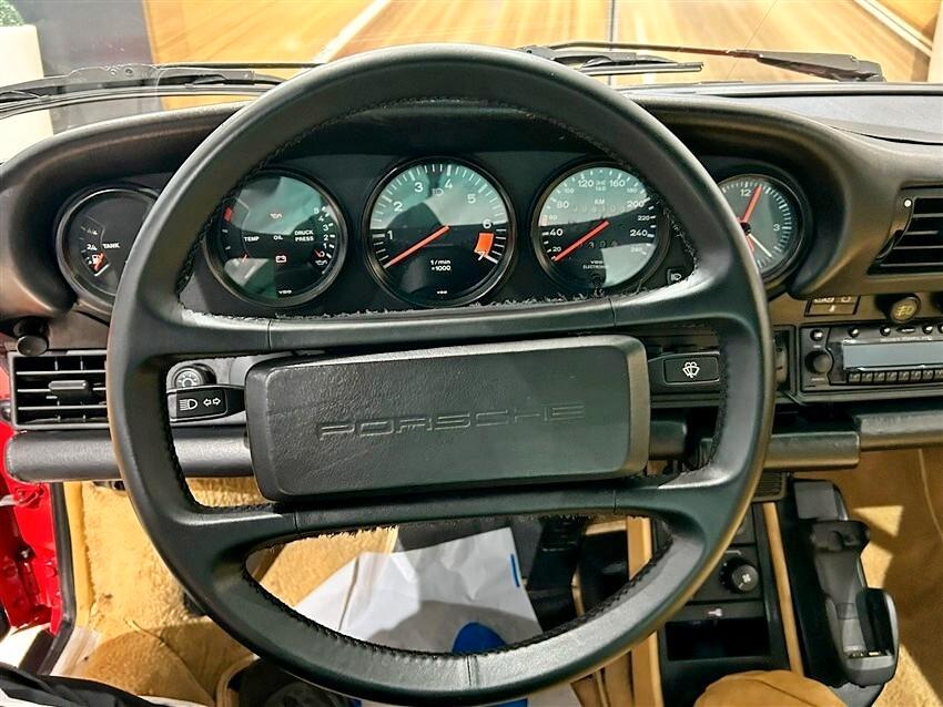 Porsche 911 Carrera 3.2 Targa