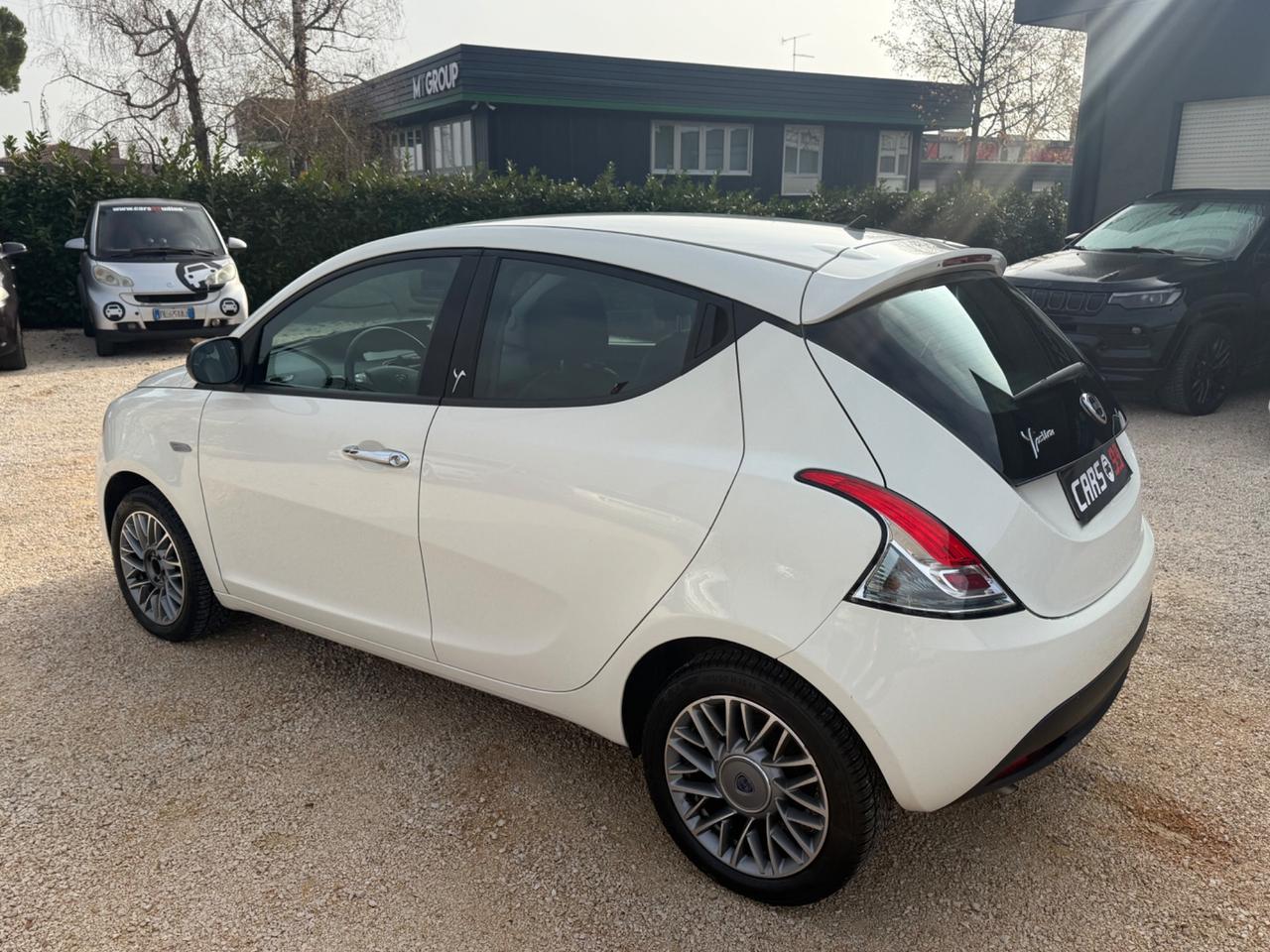 Lancia Ypsilon 1.2 69 CV 5 porte GPL Ecochic Platinum