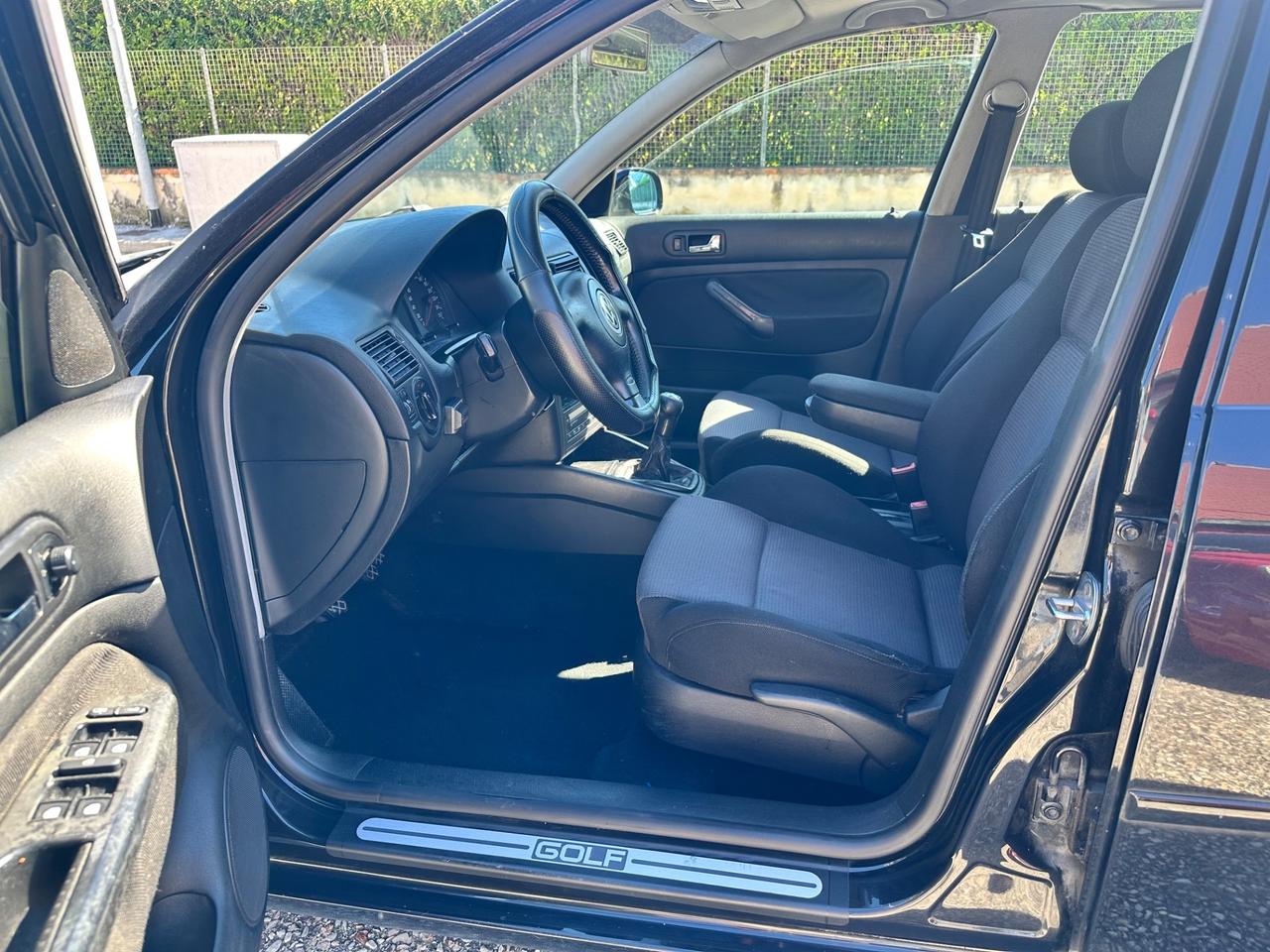 Volkswagen Golf 1.6 16V cat 5 porte Highline metano