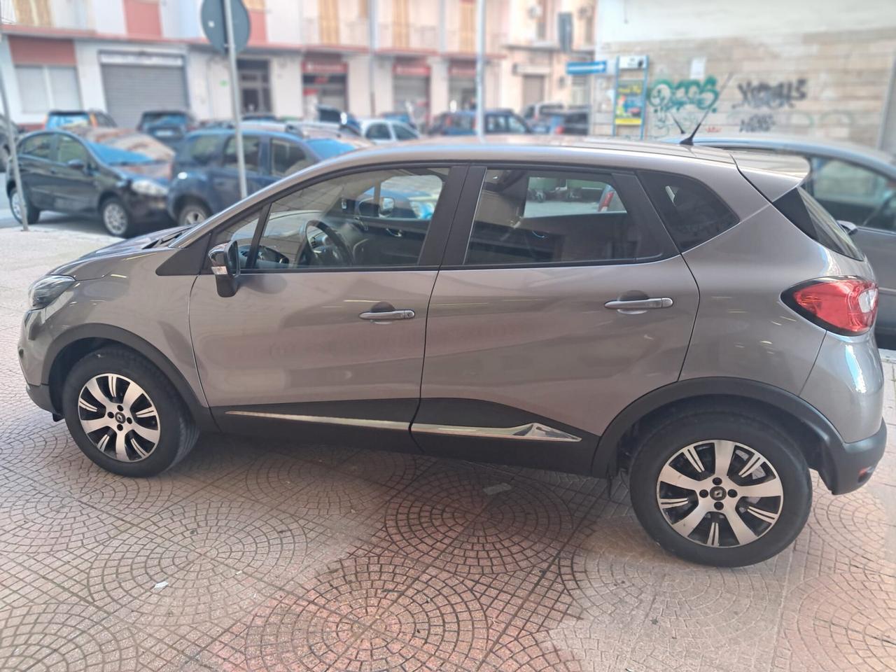 RENAULT CAPTUR 1.5 Diesel-NEOPATENTATI-NAVY-Euro8990