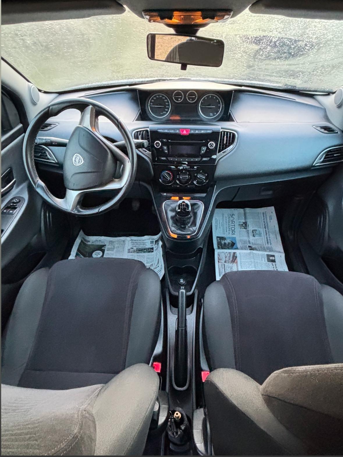 Lancia Ypsilon 0.9 TwinAir 85 CV 5 porte Metano Ecochic Gold