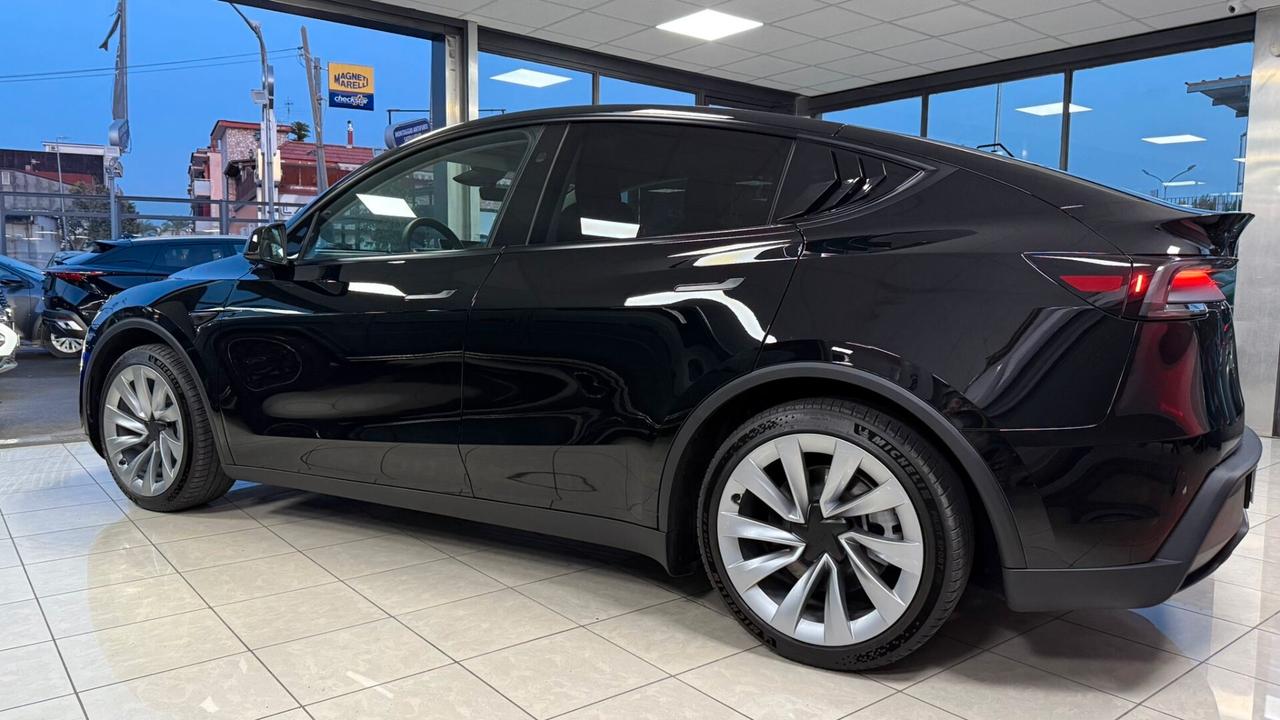 Tesla Model Y Long Range AWD