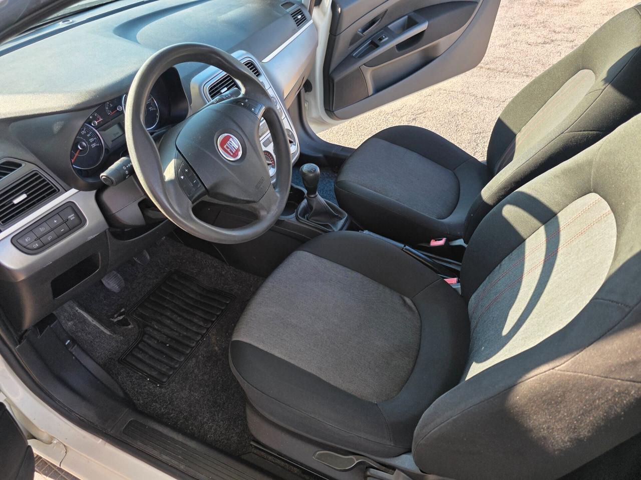 Fiat Qubo 1.3 MJT 75 CV Autocarro Van 4 posti con 287.000km